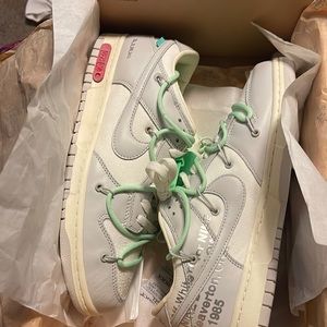 Off-white lot 7